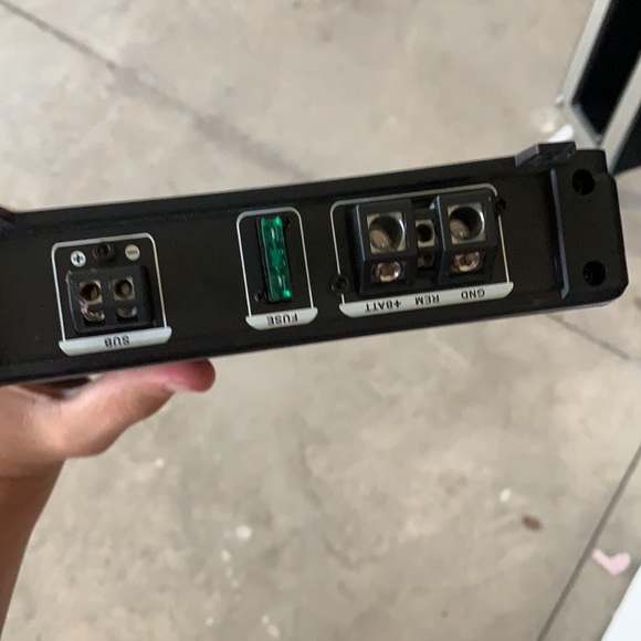 Alphasonik 12in speakers w/ amp - Picture 4 of 4